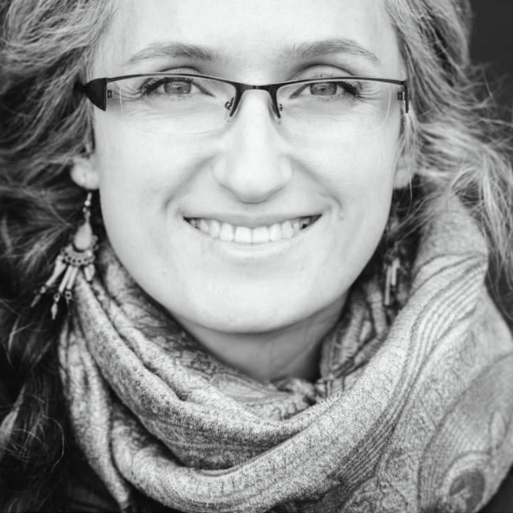 fotografie Andrada saftescu făcută de Rares Helici în Sibiu, proiectul 1000 de chipuri