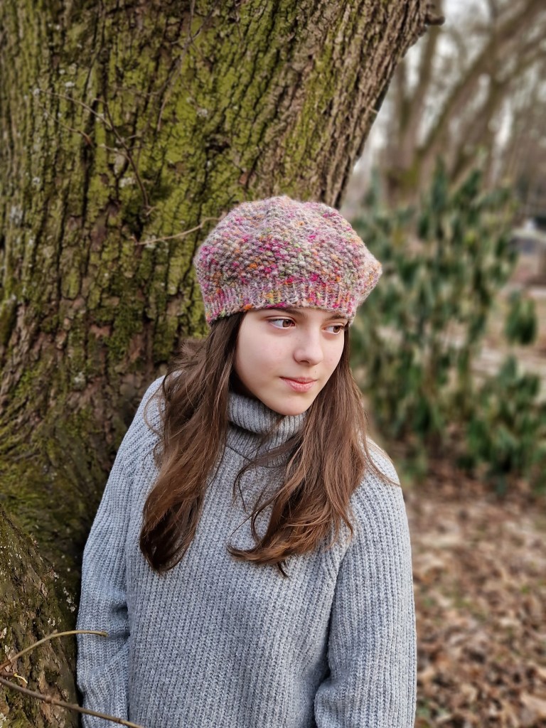 basca_tricotata_manual_roz_atelierul_tricozanei