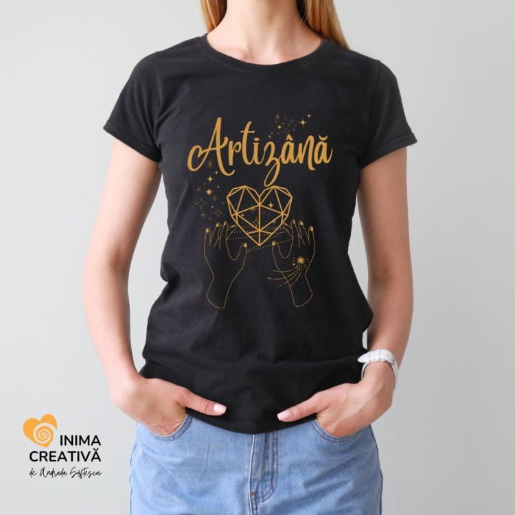 tricou artizana auriu pe negru, inima creativa andrada saftescu